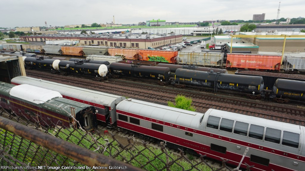 NYS&W 509, NSC 800588, 800710 + Freight Cars